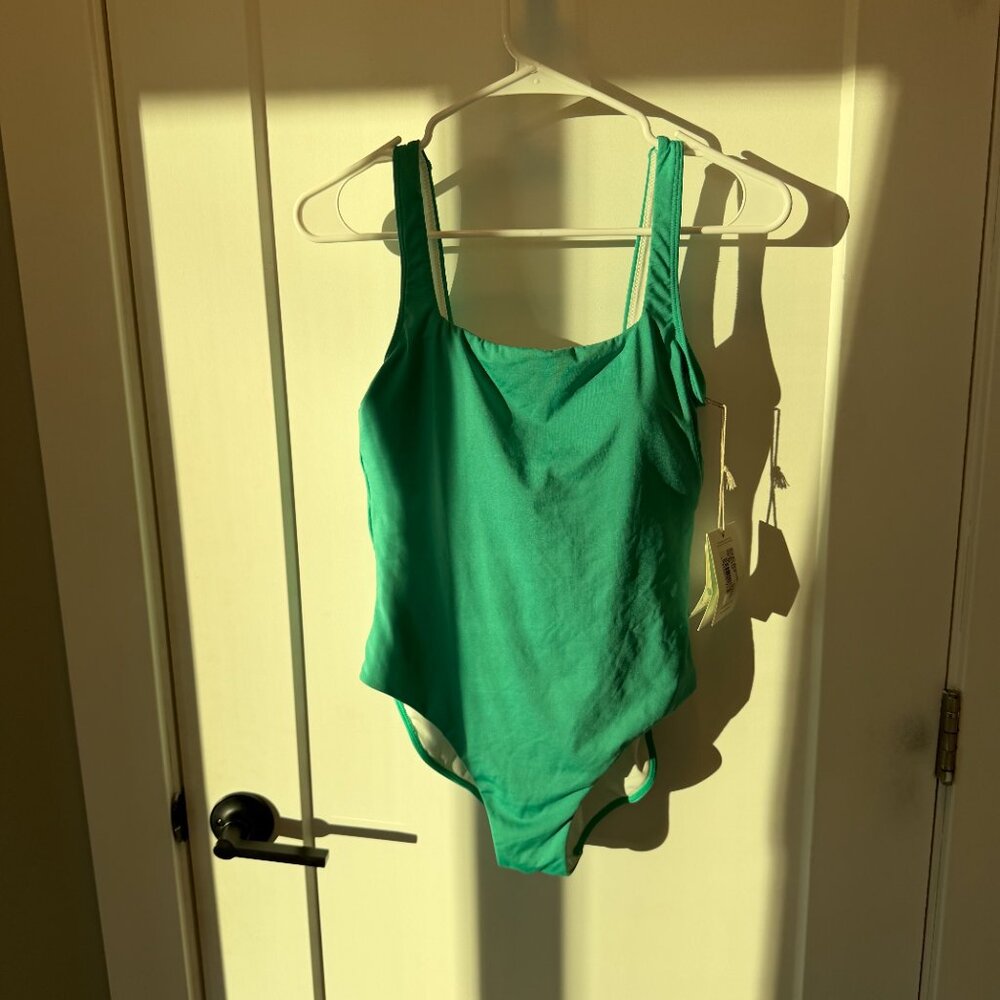 Carve Design Skye One Piece Green MD Medium Low Back Swimsuit - Picture 2 of 5